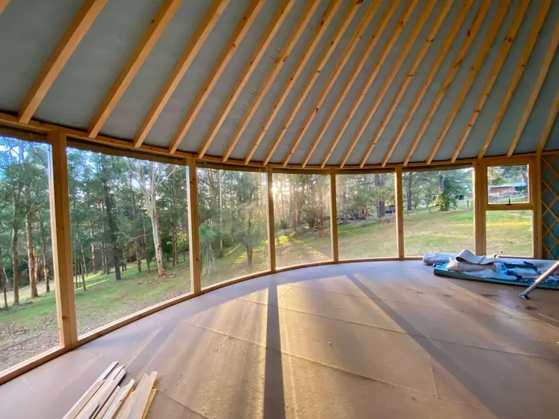 Full-height glazing on an ORON